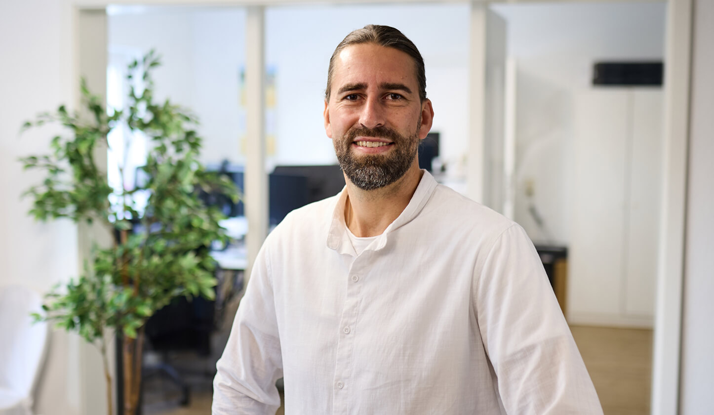 dekorflasche-pflanze-mehrweg-symbolik-getraenke-michel