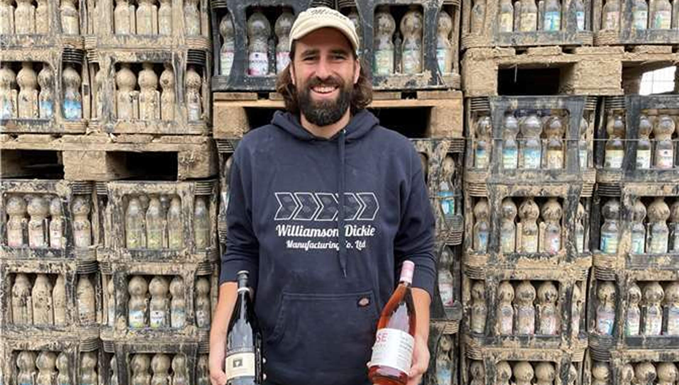 helfer-einsatz-flutkatastrophe-getraenkekisten-getraenke-michel