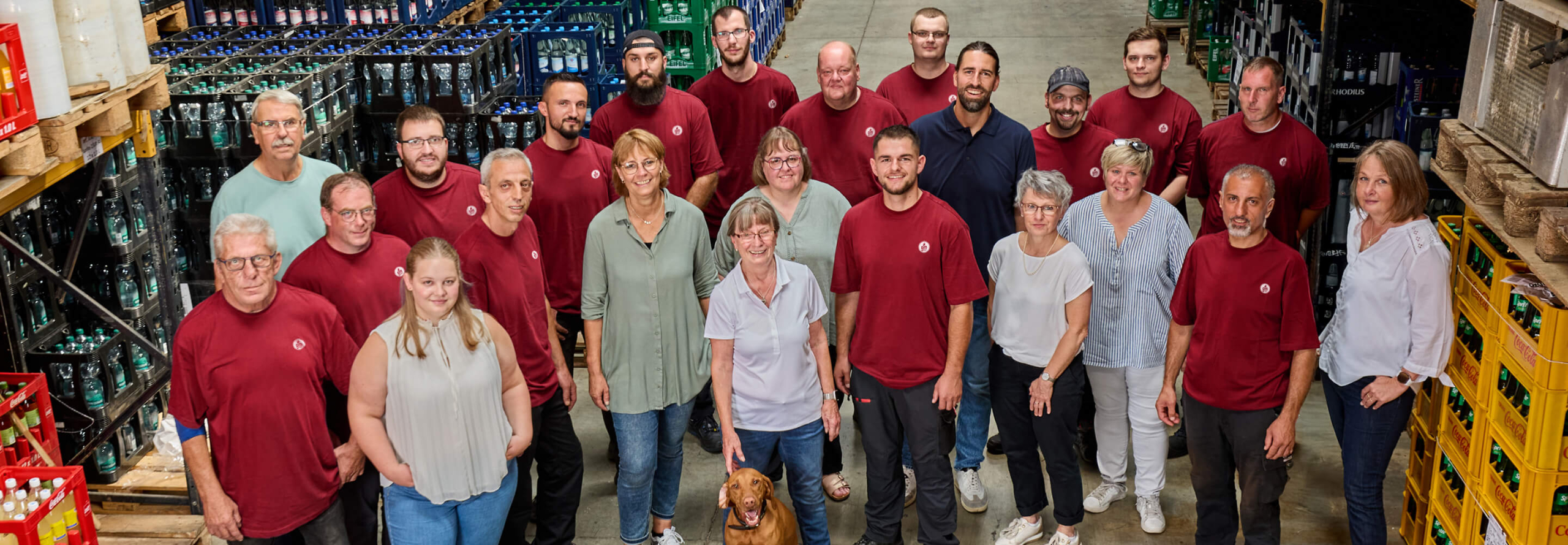 teamfoto-gruppe-mitarbeiter-getraenke-michel