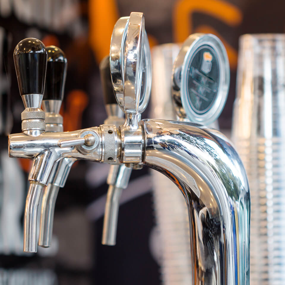 zapfanlage-theke-getraenke-ausschank-gastronomie-getraenke-michel